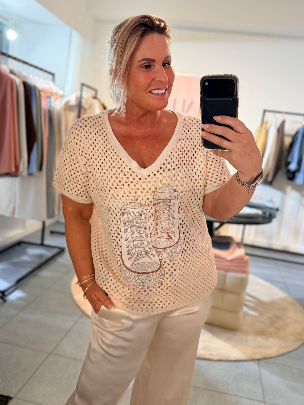 TOPS SHIRTS & BLOUSES