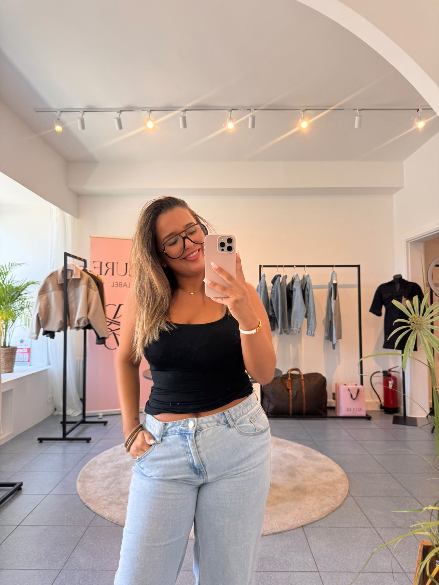 MARA TOP -BLACK