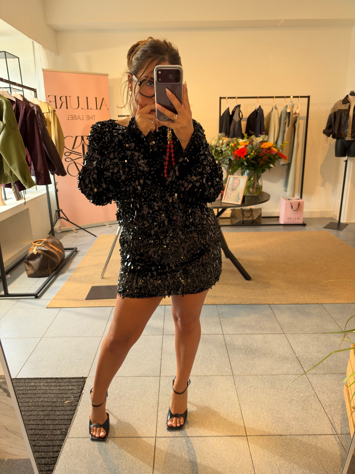 THE SPOTLIGHT TOP - BLACK