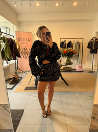 THE SPOTLIGHT SKIRT - BLACK