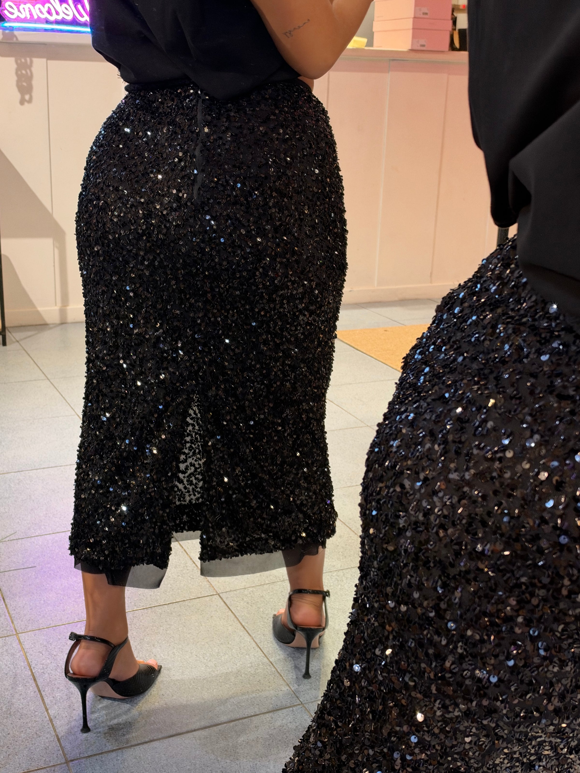 THE SPOTLIGHT LONG SKIRT - BLACK