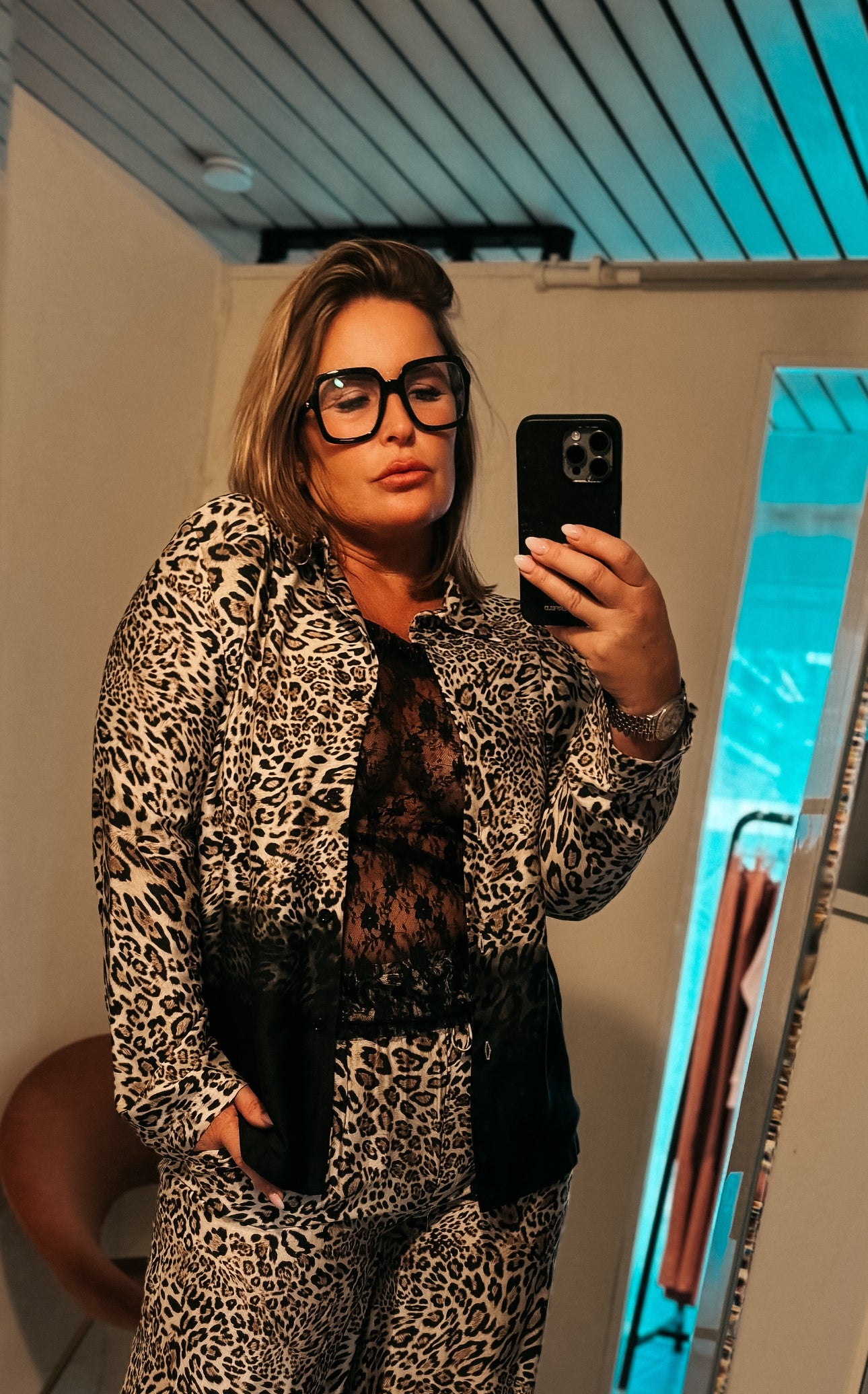 VICOLO tiger blouse