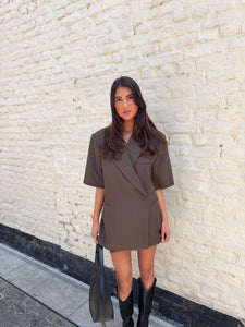 Amira Short - Brune