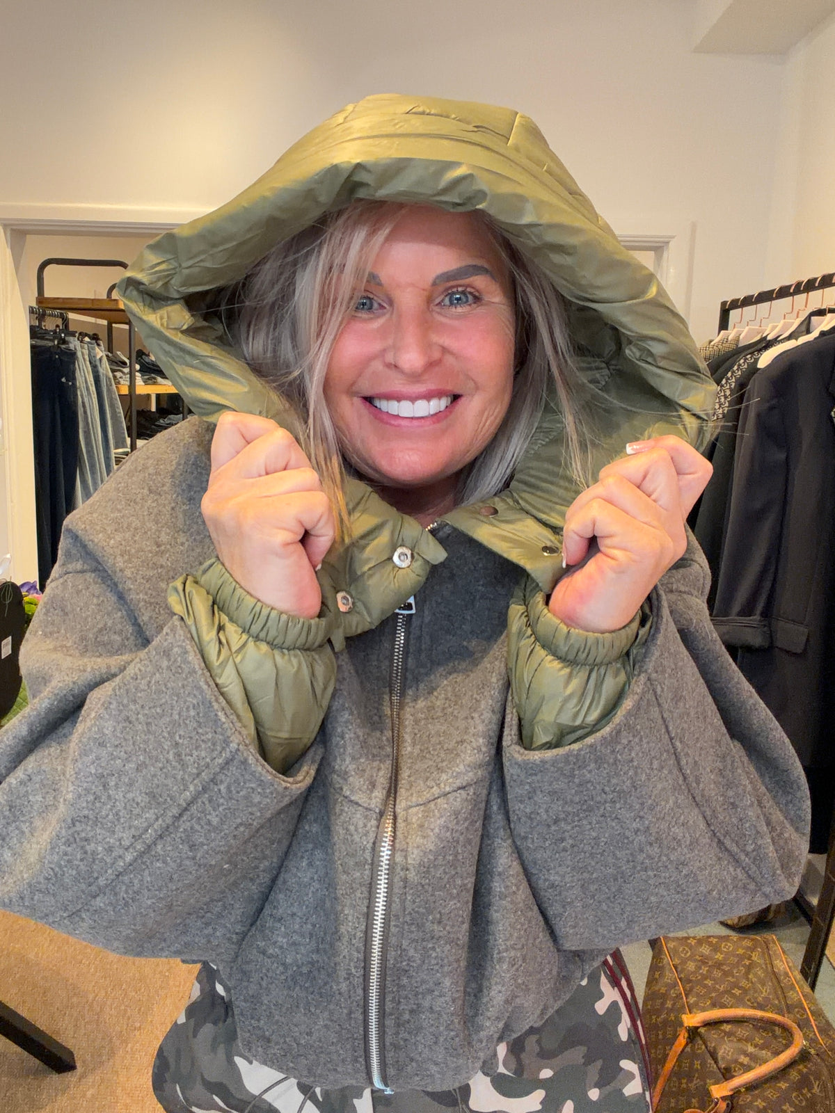MILA BOMBER - TAUPE
