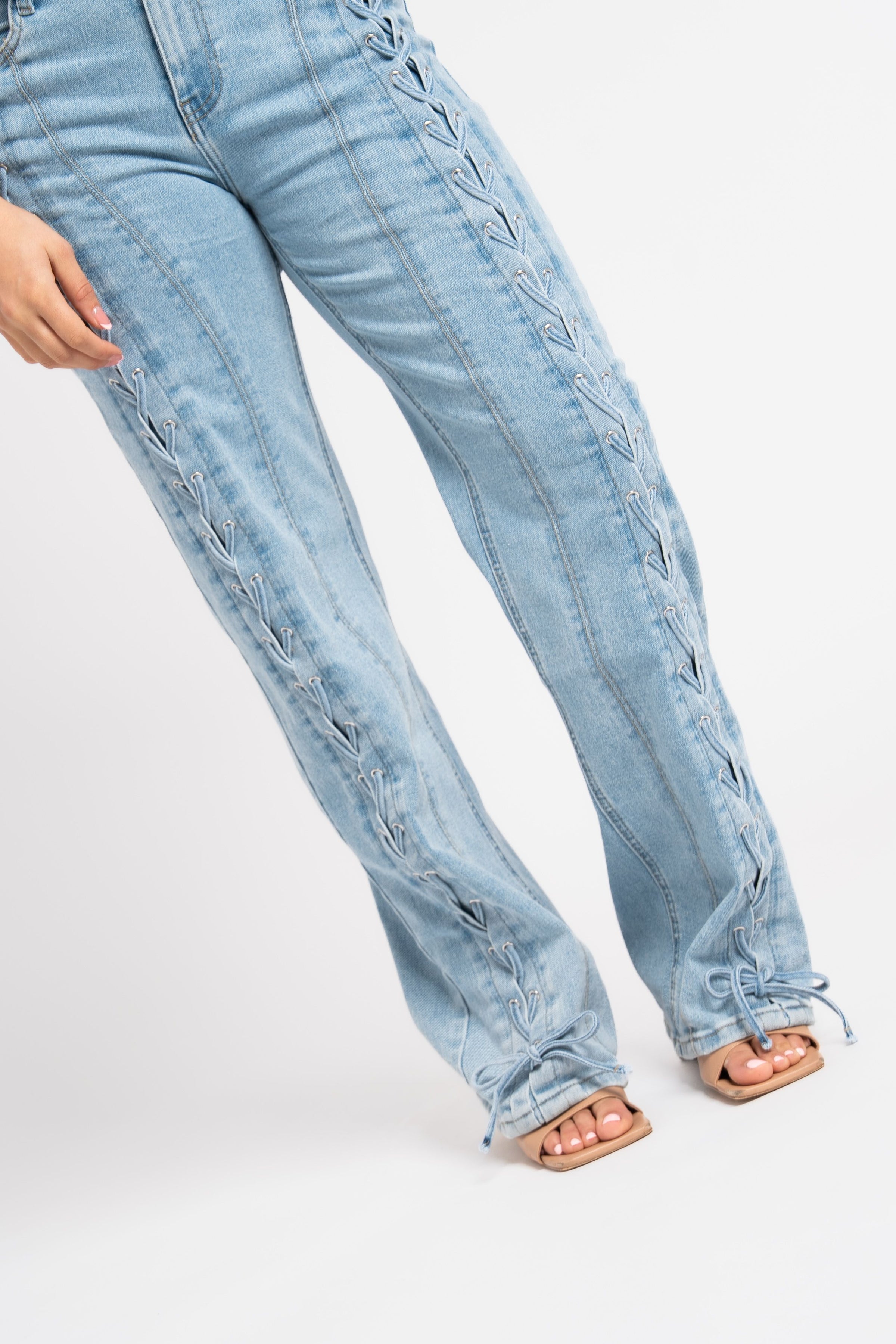 ICONIC JEANS